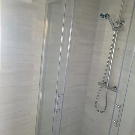 Nellies & Log Kilcogy