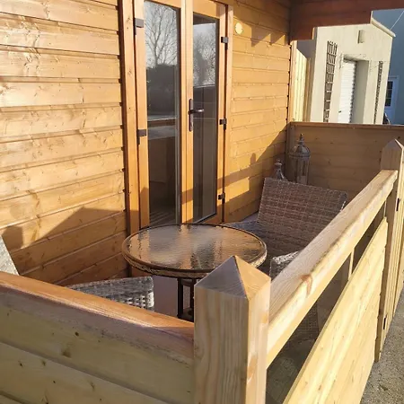 Chalet Nellies & Log